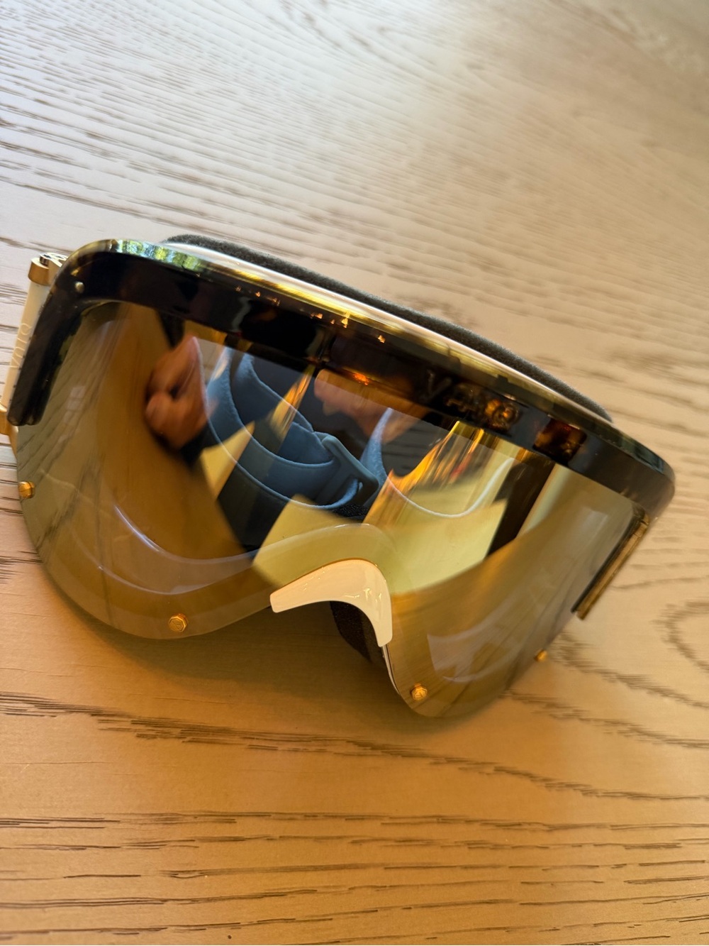 Gold-Tinted VR/AR Protective Goggles - Unbranded